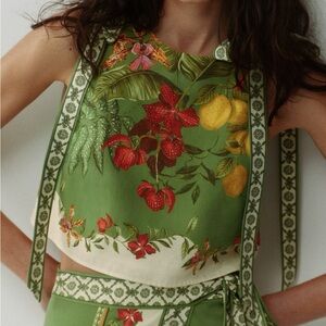 H&M NWT Crop Top & part of a Coord set with Wrap Skirt Botanical Floral Print